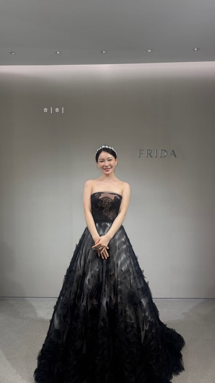 예비신부 키가 더 크네…‘돌싱’ 이아영, 꼬마신랑 심규덕과 투샷