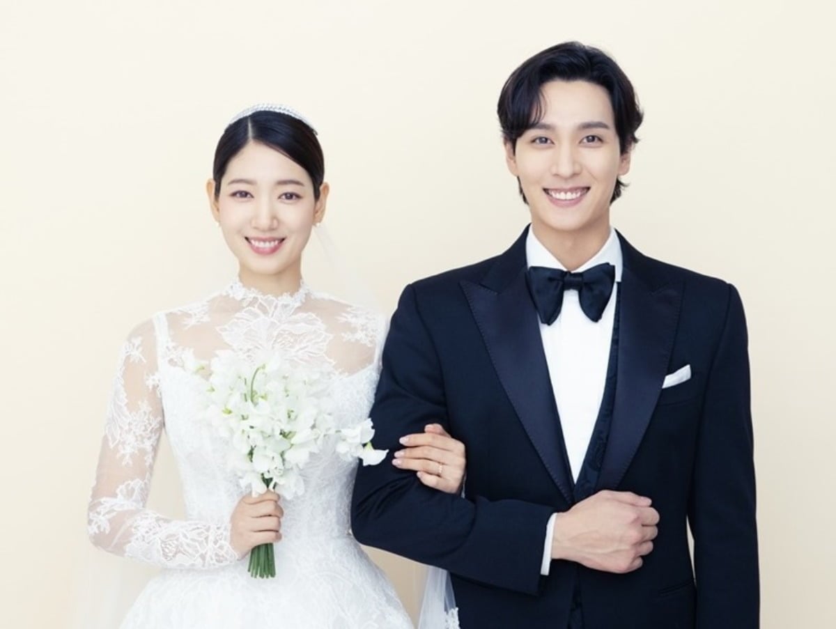 박신혜, 최태준 부부의 웨딩 화보. / 사진제공=소속사