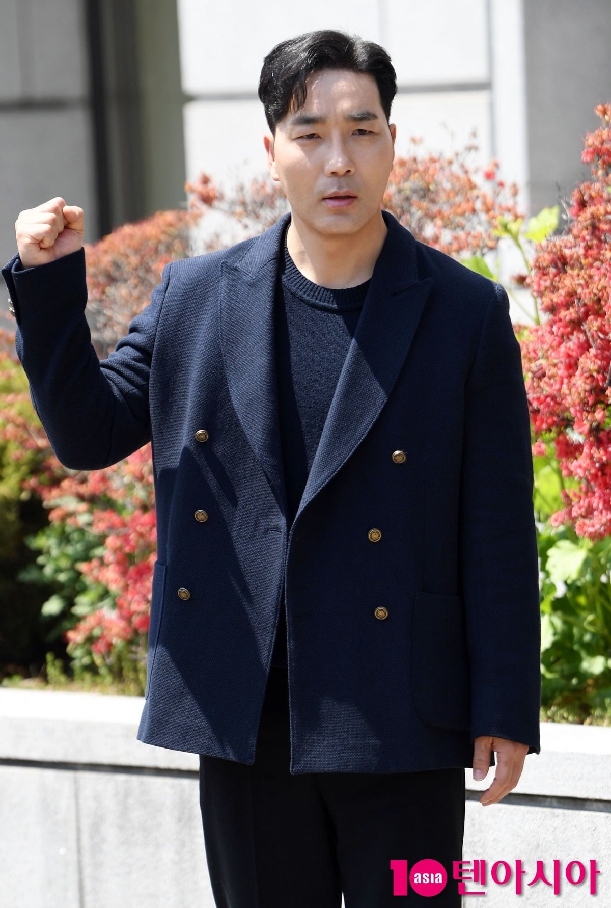 배우 하도권이 취재진 앞에서 포즈를 취하고 있다. / 사진=텐아시아DB