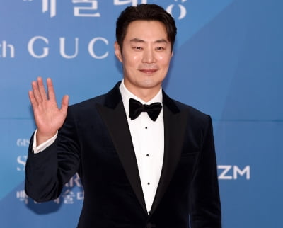 '이혜정♥' 이희준, 결혼 11년 차에 벅찬 소식 알렸다…"매력적인 관계, 욕망 가득해" ('허수아비')