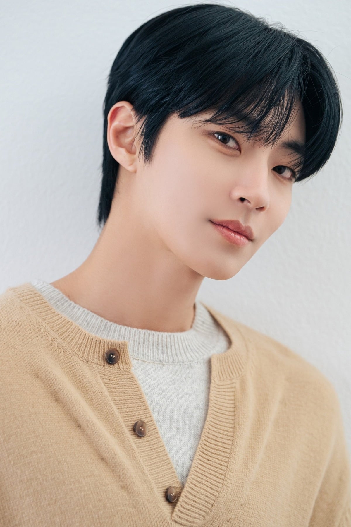 황인엽 프로필 사진 / 사진제공=케이엔스튜디오