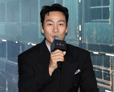 '넷플릭스 공무원' 박해수, 5년 만에 드디어 안방극장 복귀한다…"진심으로 임해" ('허수아비')