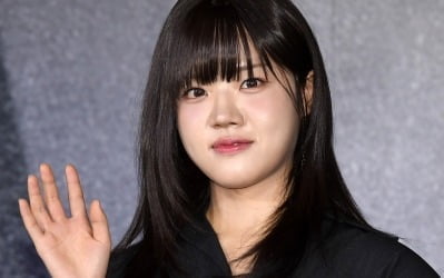 김향기, 데뷔 23년 만에 깜짝 소식 알렸다…"잘 살리고 싶어" 첫 코미디 도전 ('로맨스의')