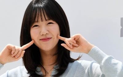 '바타♥' 지예은, 열애 인정하더니 왜 이러나…들뜬 기분에 예측 불가 행보 ('런닝맨')