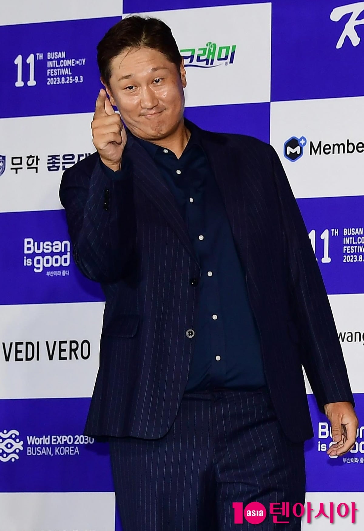 전 야구선수 이대호가 포즈를 취하고 있다. / 사진=텐아시아DB