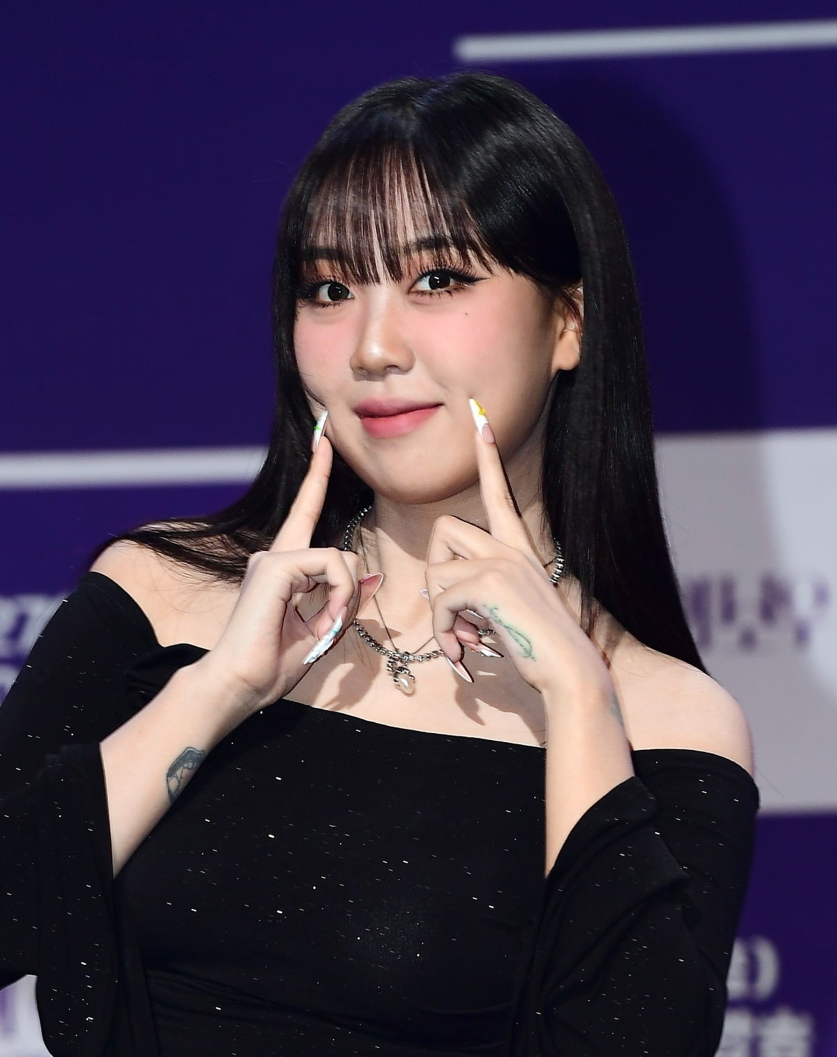 이영지, 눈 성형 고백…무대서 선글라스 왜 꼈나 했더니