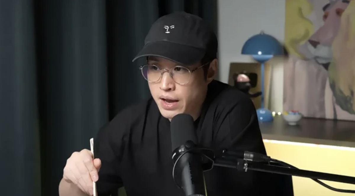 그룹 에픽하이 타블로가 고민 상담을 하고 있다.
사진=유튜브 채널 '타블로'