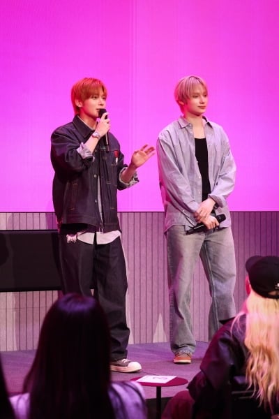 전원 재계약하더니…"퇴근하다 잠깐 들러" TXT 태현·휴닝카이, 청음회 깜짝 등장