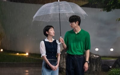 김고은, 드디어 ♥핑크빛 소식 알렸다…상대는 10살 연하 배우 "예기치 못한 두근거림" ('윰세3')