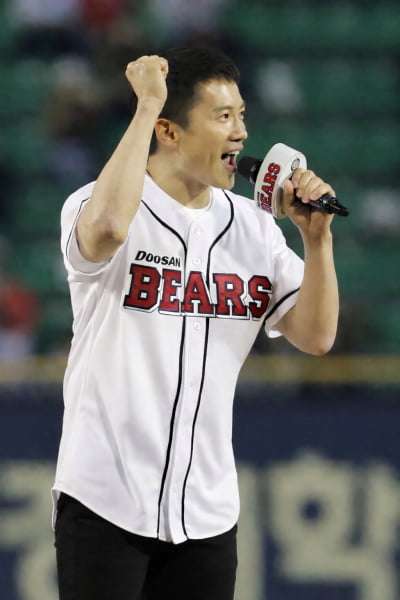 지성, 9년 만에 잠실 마운드 오른다…오는 3일 두산베어스 홈 개막전 시구