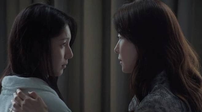 한동희와 연인 사이를 연기한 하지원./사진제공=ENA '클라이맥스'