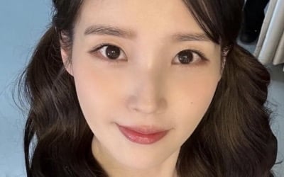 아이유, 정말 이러기야…"나이는 또 나만 먹었네" 만우절 반응 폭주