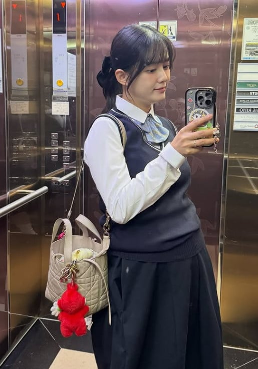 배우 남보라가 현재 임신 중인 가운데, 교복을 착용해 눈길을 끌었다. / 사진=남보라 SNS