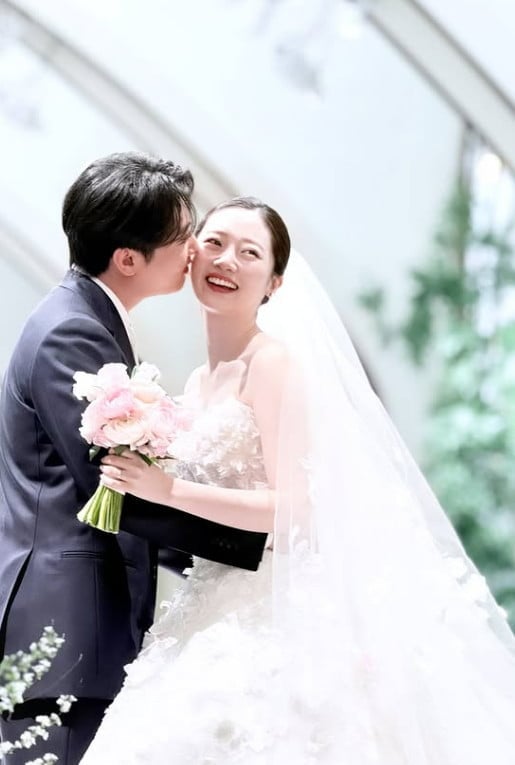 배우로 활동했던 한보배가 웨딩마치를 올리고 유부녀 대열에 합류했다. / 사진=한보배 SNS