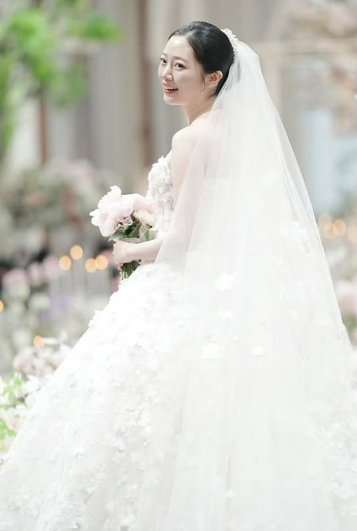 배우로 활동했던 한보배가 웨딩마치를 올리고 유부녀 대열에 합류했다. / 사진=한보배 SNS