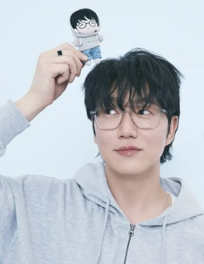 '46세' 성시경, 스킨·로션도 안 발랐었다…어깨 무거워지자 "관리 잘하겠습니다"