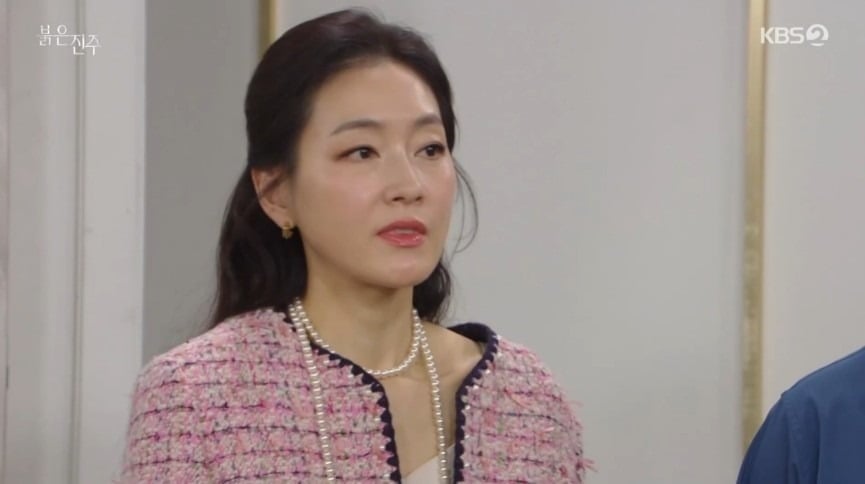 '붉은 진주' 25회 속 박진희의 모습 / 사진='붉은 진주' 캡처
