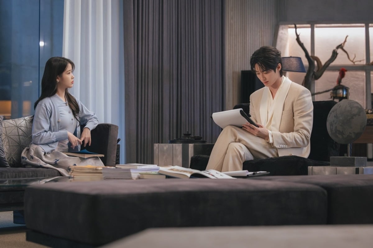 아이유, 변우석 '21세기 대군부인'의 한 장면. / 사진제공=MBC '21세기 대군부인'