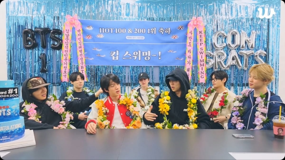 BTS 빌보드 1위 기념 라이브 방송/ 사진=방탄소년단 위버스 라이브 캡처
