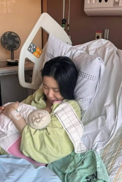 초아까지 기습 '셋째 발표' 나섰다…"교수님께 또 뵙겠다고 인사"