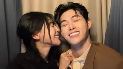 '솔지5' 김민지X송승일, 밀착 스킨십 포착..."우리 무슨 사이일까"