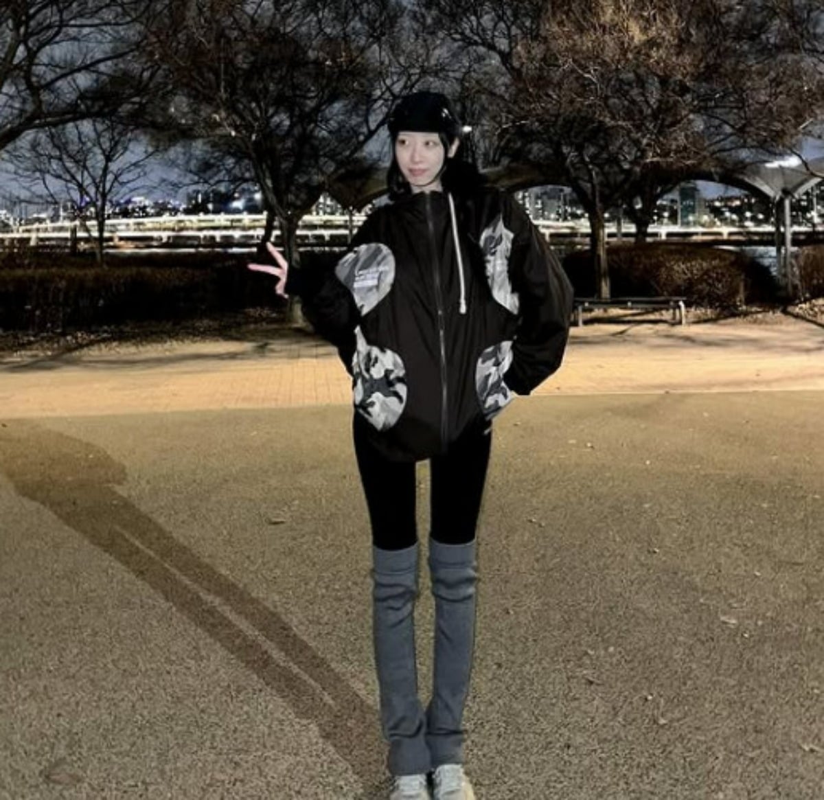 배우 류다인이 지인과 함께 밤 데이트를 즐기고 있다. / 사진=류다인 SNS