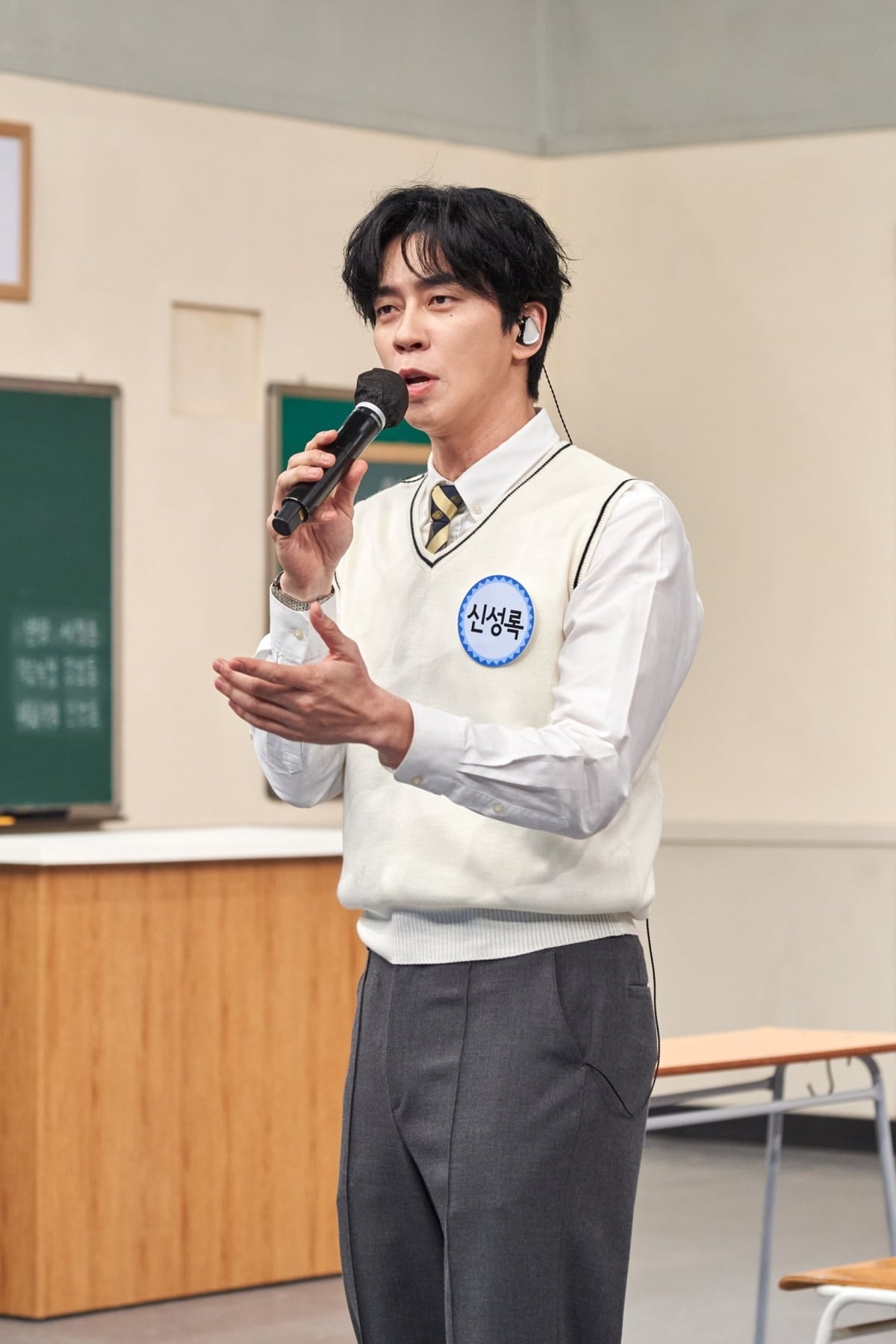 JTBC '아는 형님'에는 뮤지컬 '스윙 데이즈_암호명 A'로 돌아온 정상훈, 신성록, 김건우가 출연한다.  / 사진=JTBC '아는 형님'