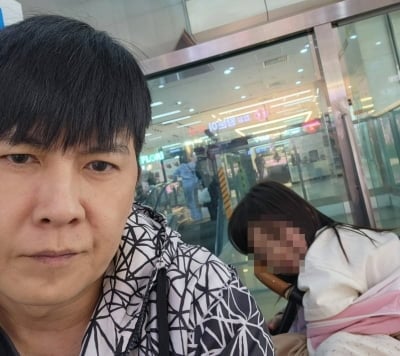 "설명·설득 안 통해"…홍경민 딸, 학원 앞에서 1인 시위 중