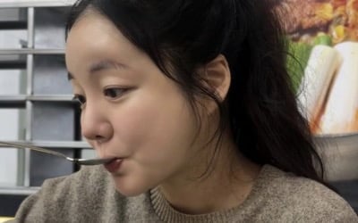 '♥김기리' 문지인, 전 세계 하나 뿐인 브랜드 니트 입었다…SNS 반응 폭발