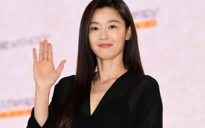 전지현, '흥행 3연패' 뼈아팠나…'신비주의' 벗고 유재석·나영석과 '열일' 홍보 가닥 [TEN피플]