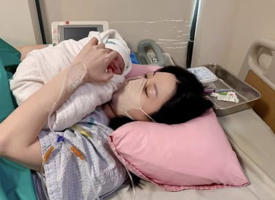 오상진·김소영, 유산 아픔 딛고 둘째 품에…“네 가족 됐다”