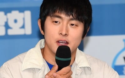 SHINee's Minho and His Father Share Heartfelt Moments on 'I Live Alone'