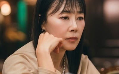 문정희, 남편에 이혼 소장 보냈다…명색이 톱스타인데, 의붓아들 위해 희생 ('미혼남녀')