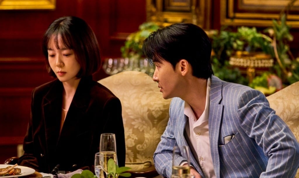 하정우, 임수정, 김준한이 삼자대면을 한다./사진제공=tvN