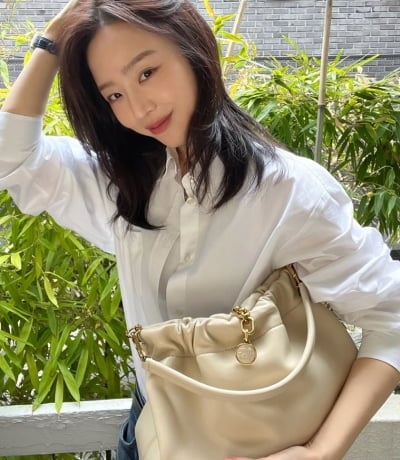 신혜선, '5살 연하남♥'과 핑크빛 분위기더니…흰 셔츠 한 장으로 '청순 끝판왕' 비주얼