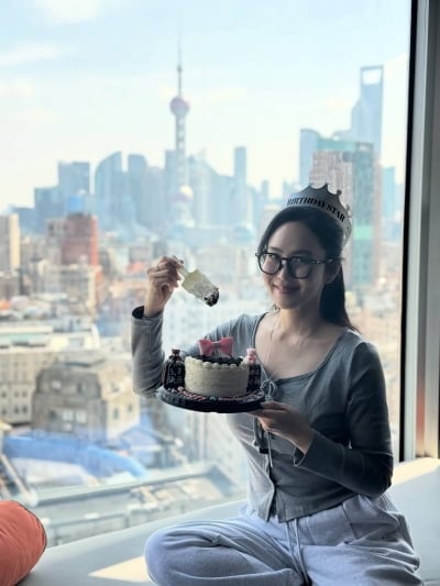 최저 몸무게 찍은 박지윤, 파경 아픔 딛고 상해行…생일 맞은 근황