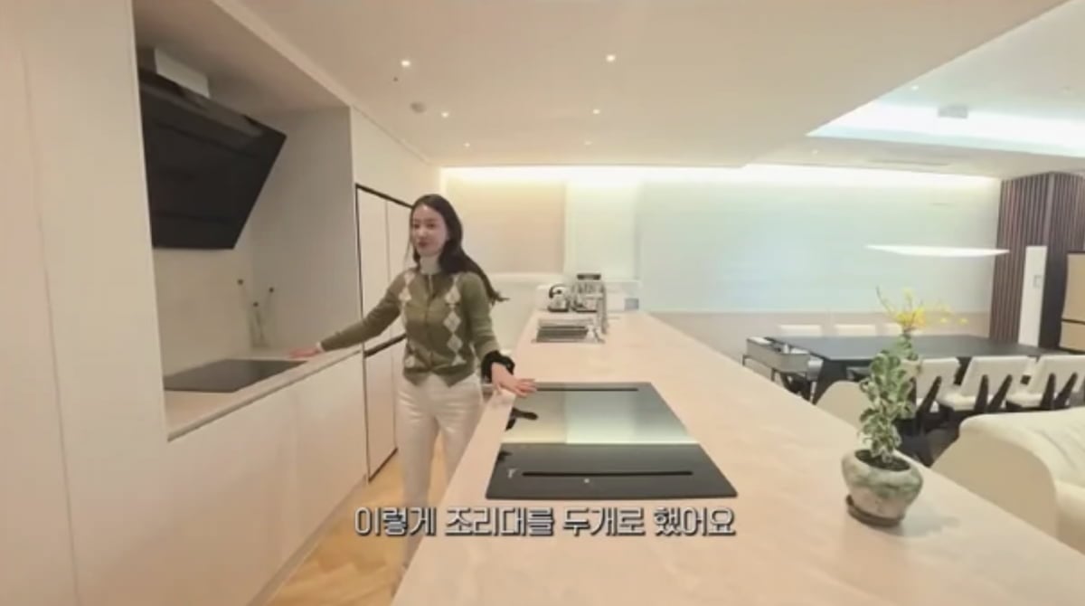 배우 이시영이 새로 이사한 송도 집을 공개했다.
사진=유튜브 채널 '뿌시영' 캡처