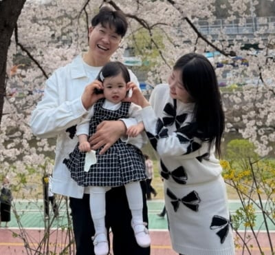 '17개 광고 싹쓸이' 박수홍 딸, 인사성으로도 주목…'가족 절연' 박수홍 똑 닮았다