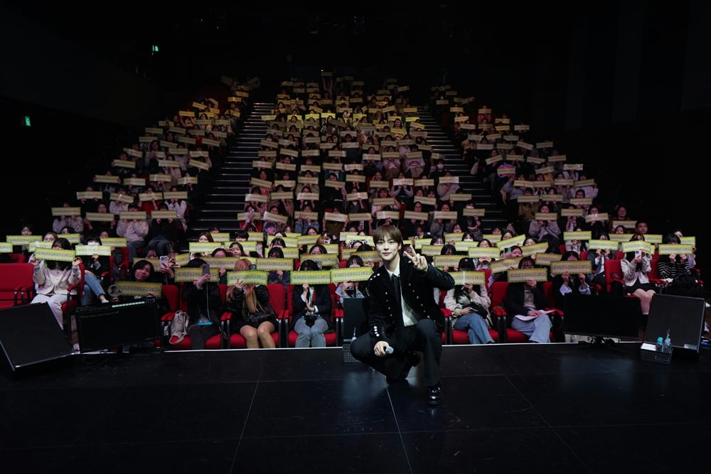 [사진 = YY엔터테인먼트 제공]