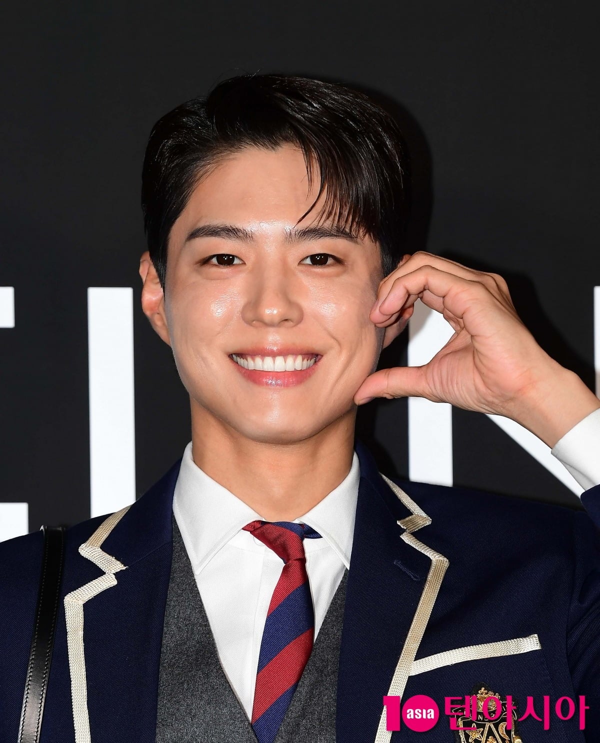 박보검이 공식 석상에 참석해 포즈를 취하고 있다./사진=텐아시아DB