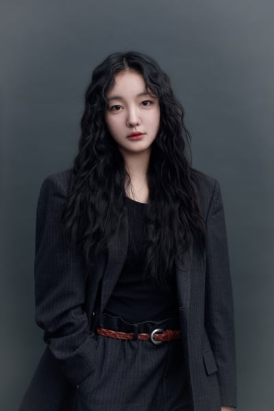 [공식] 문지인, 칸 시리즈 초청받아…프랑스 칸 팔레 데 페스티발 방문