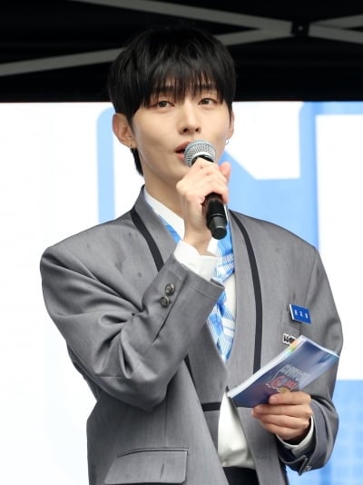 '36살' 윤지성, 외모 관리를 어떻게 했길래…배진영 뺨치는 소두 자랑 ('워너원고')[종합]