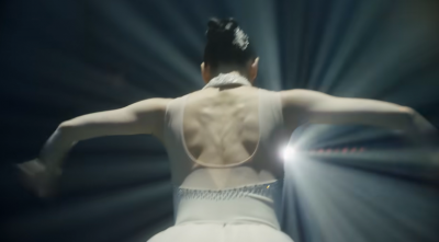 "일반인의 몸, 은퇴한 지 12년 흘러" 김연아, 망언 터졌다…결국 성난 등 근육 들통