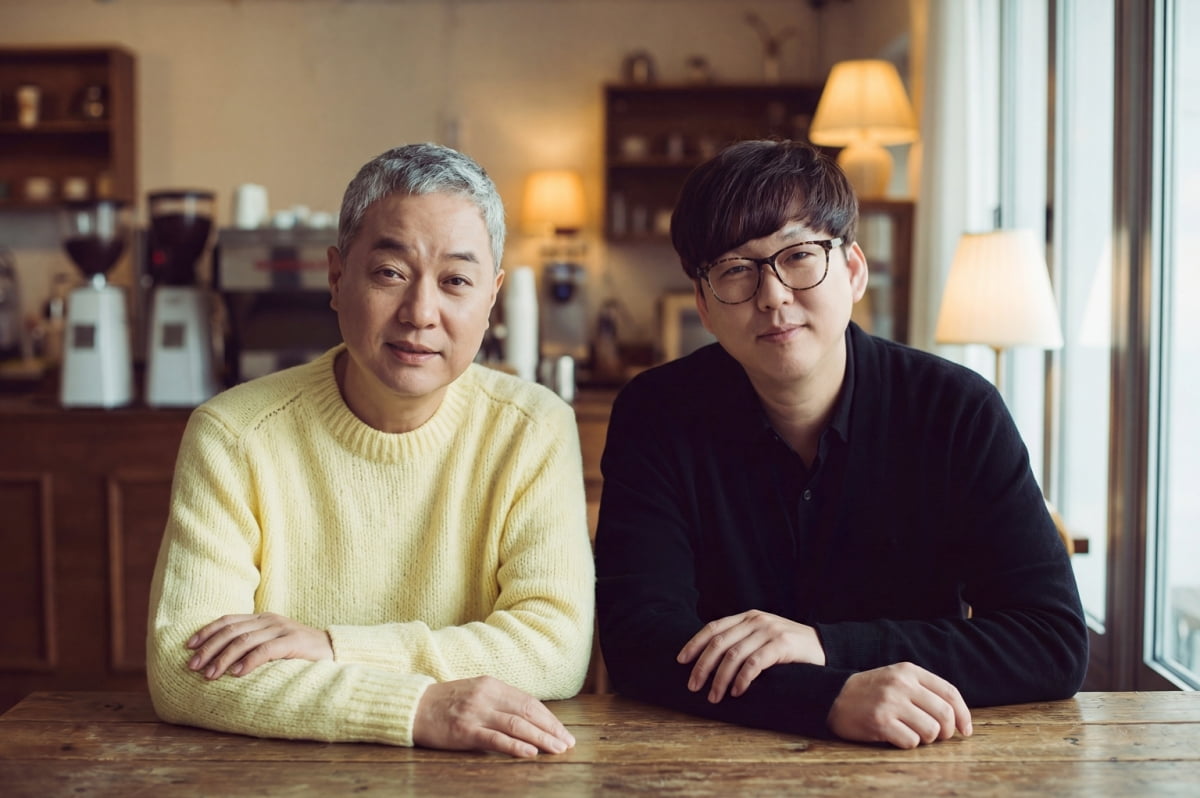 가수 변진섭과 작곡가 하광훈이 22년 만에 협업한 신곡을 선보인다.
가수 변진섭, 작곡가 하광훈/사진제공=어트랙트
