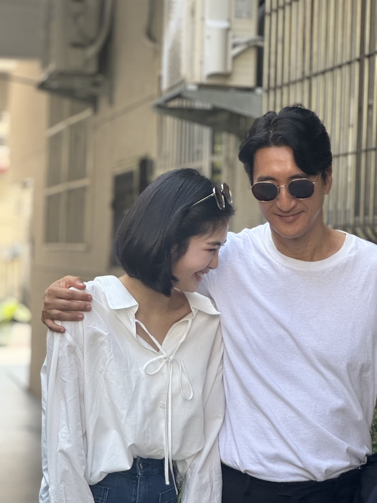 SNS에 퍼진 영화 '현상수배' 파파라치 컷의 일부 / 사진제공=쇼타임웍스, 동심 엔터테인먼트