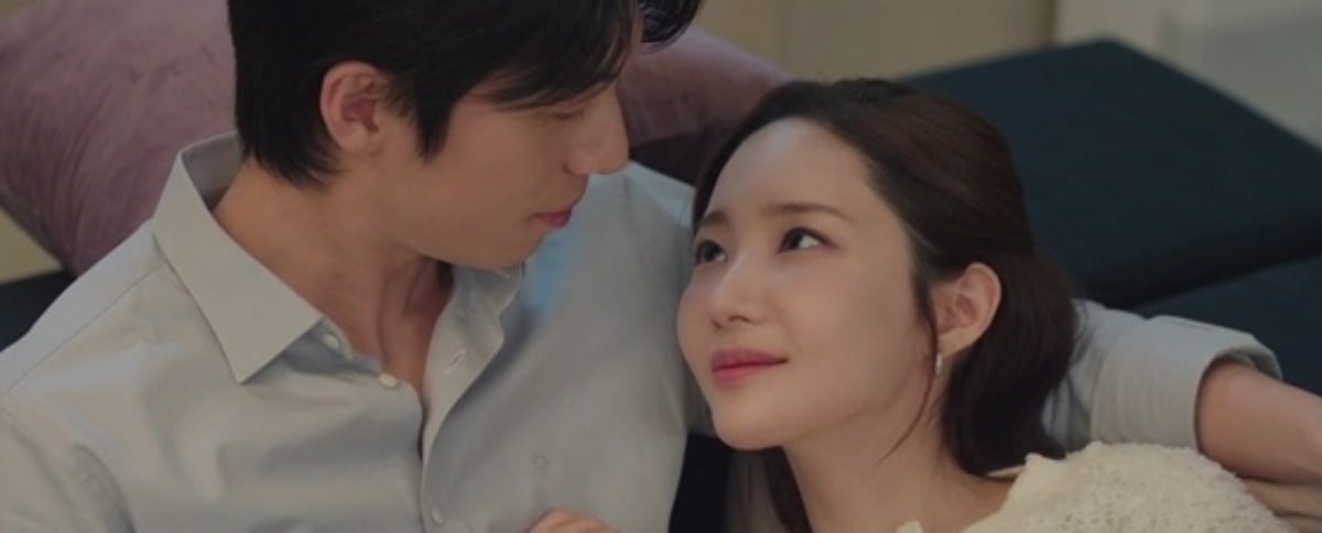 박민영과 위하준이 상처를 극복하고 새로운 미래를 향해 나아갔다./사진=tvN 방송 화면 캡처