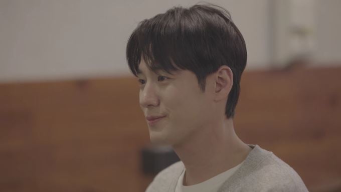 4회에서는 채널A 기상캐스터 정재경과 소개팅을 한 서준영이 자신이 출연하는 연극 공연장으로 초대한다 / 사진 제공=채널A ‘신랑수업2’ 