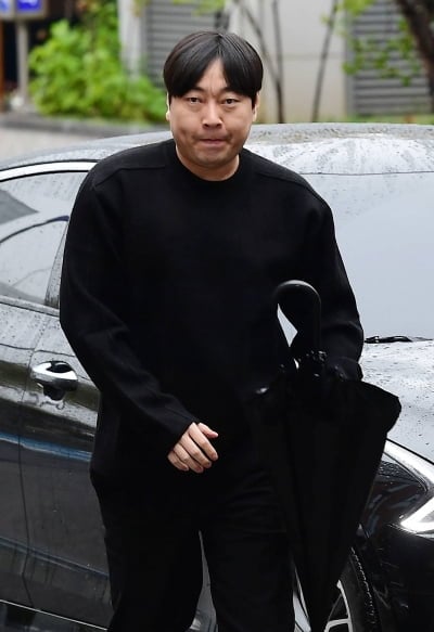 [공식] '도박·음주운전' 이진호, 뇌출혈로 쓰러졌다…"중환자실 입원 중, 생명에 지장 NO"