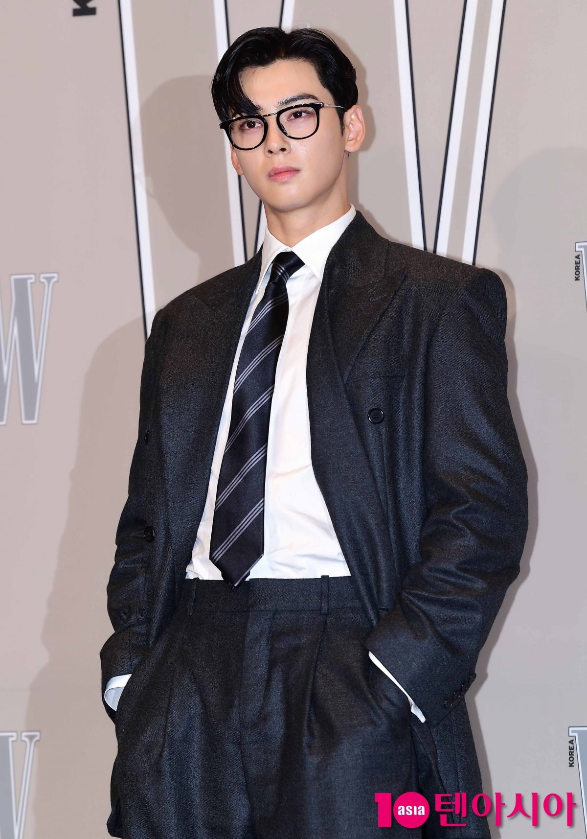차은우가 공식 행사장에 참석해 포즈를 취하고 있다./사진=텐아시아DB