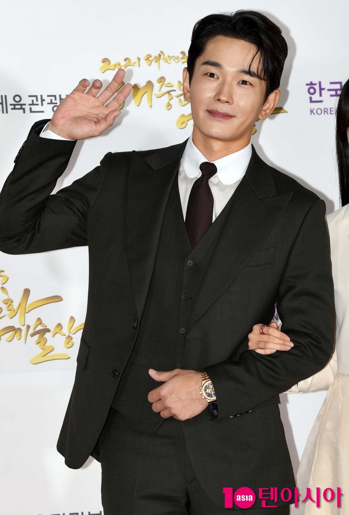 배우 온주완이 공식석상에 참석해 포즈를 취하고 있다./사진=텐아시아DB